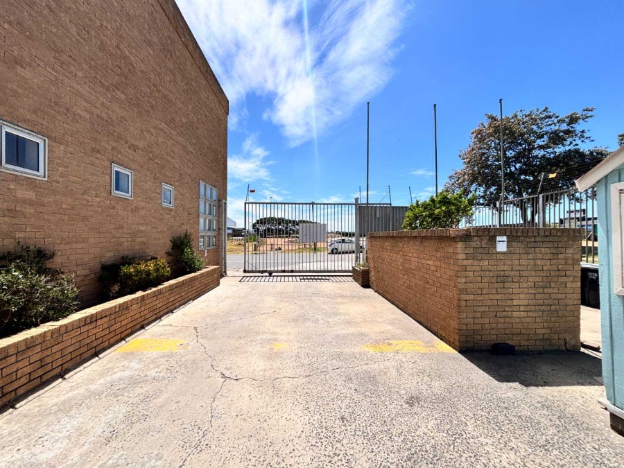 To Let commercial Property for Rent in Paarden Eiland Western Cape